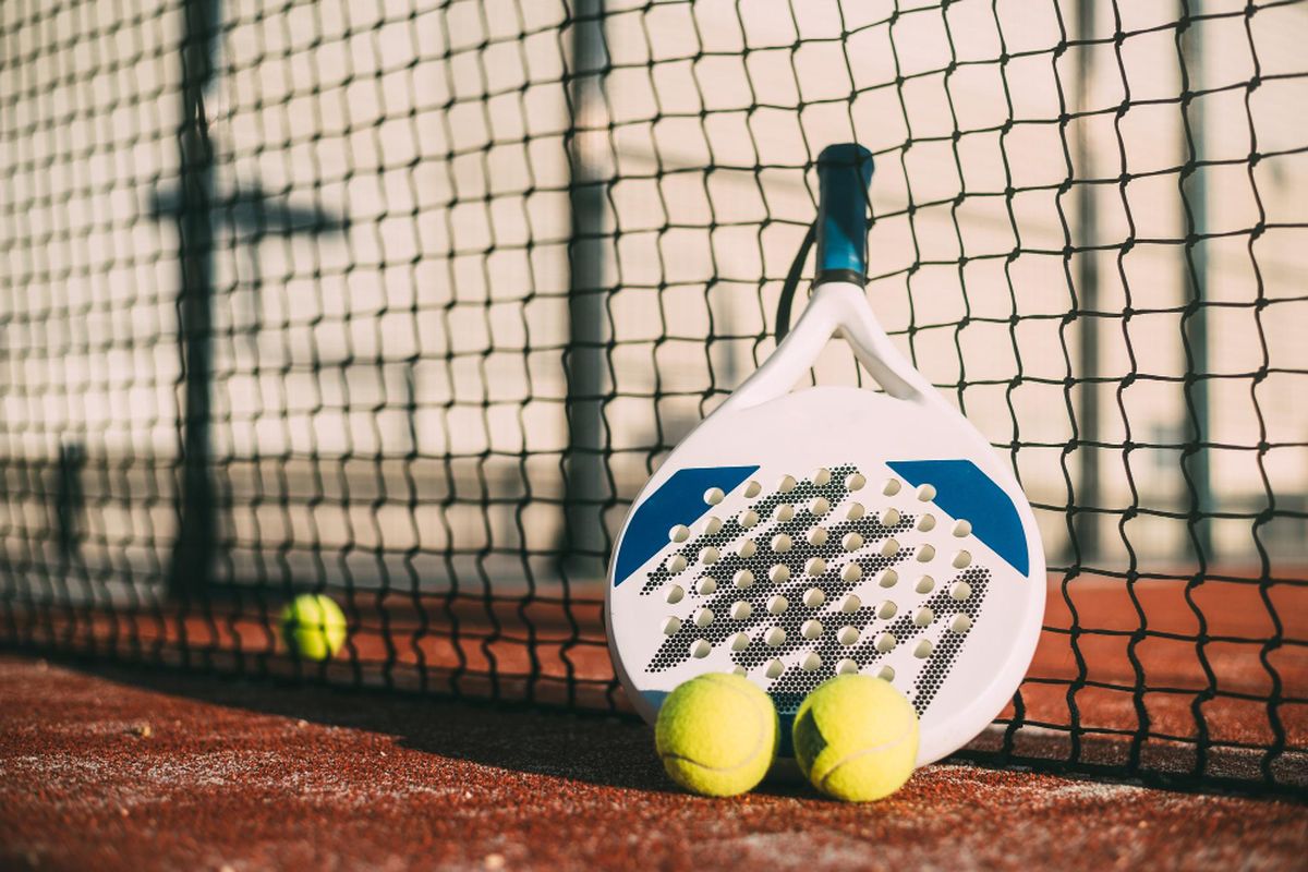 rekomendasi raket padel, rekomendasi raket padel untuk pemula, raket padel terbaik, raket padel wilson, raket padel nox, 5 Rekomendasi Raket Padel yang Berkualitas, Harga di Bawah Rp 5 Juta, 1. DONIC Swae Control 1, 2. Wilson Carbon Force Padel Racket Grip Size 2, 3. Padel Raket NOX AT Pro Cup , 4. Padel Raket Head GRAVITY MOTION 2024 355 G, 5. Babolat Counter Viper 2024 padel racket
