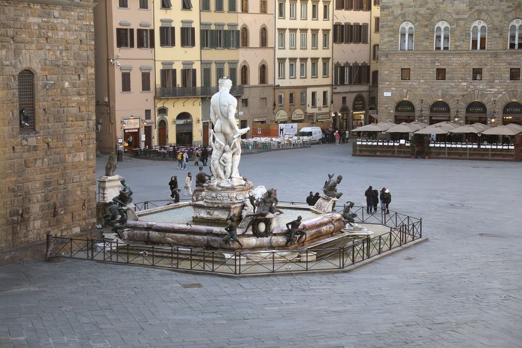 patung Neptunus, Palazzo Vecchio, Turis Rusak Patung Abad ke-16 di Italia, Kerugian Capai Rp 20 Jutaan