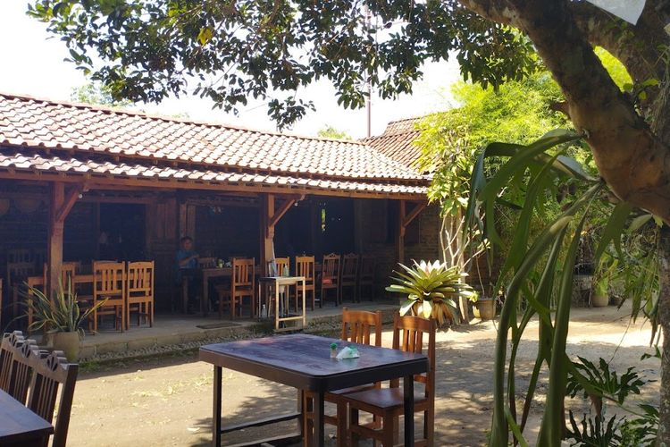 Kuliner, Magelang, Borobudur, 7 Rekomendasi Kuliner Legend Kaya Rempah Khas Magelang, 1. Mangut Beong, 2. Kupat tahu magelang, 3. Sop senerek, 4. Nasi Lesah, 5. Brongkos Magelang, 6. Sego godog, 7. Es tape ketan