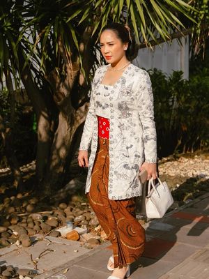Velove Vexia, Raffi Ahmad, Nagita Slavina, Iko Uwais, Happy Salma, Wulan Guritno, Nicholas Saputra, istana merdeka, Ario Bayu, Audy Item, Verrell Bramasta, wastra nusantara, upacara 17 agustus 2025, HUT ke-80, upacara kemerdekaan indonesia, Gaya 14 Selebritas di Upacara HUT Ke-80 RI di Istana Merdeka, Ada Nicholas Saputra, 1. Nicholas Saputra, 2. Rossa, 3. Isyana Sarasvati, 4. Cakra Khan, 5. Wulan Guritno, 6. Ario Bayu, 7. Kirana Larasati, 8. Velove Vexia, 9. Verrell Bramasta, 10. Raffi Ahmad, 11. Nagita Slavina, 12. Happy Salma, 13. Iko Uwais , 14. Audy Item