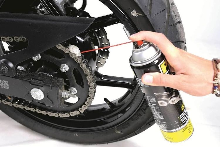 oli bekas, rantai motor, pelumas, Jangan Lumasi Rantai Motor dengan Oli Bekas, Ini Risikonya
