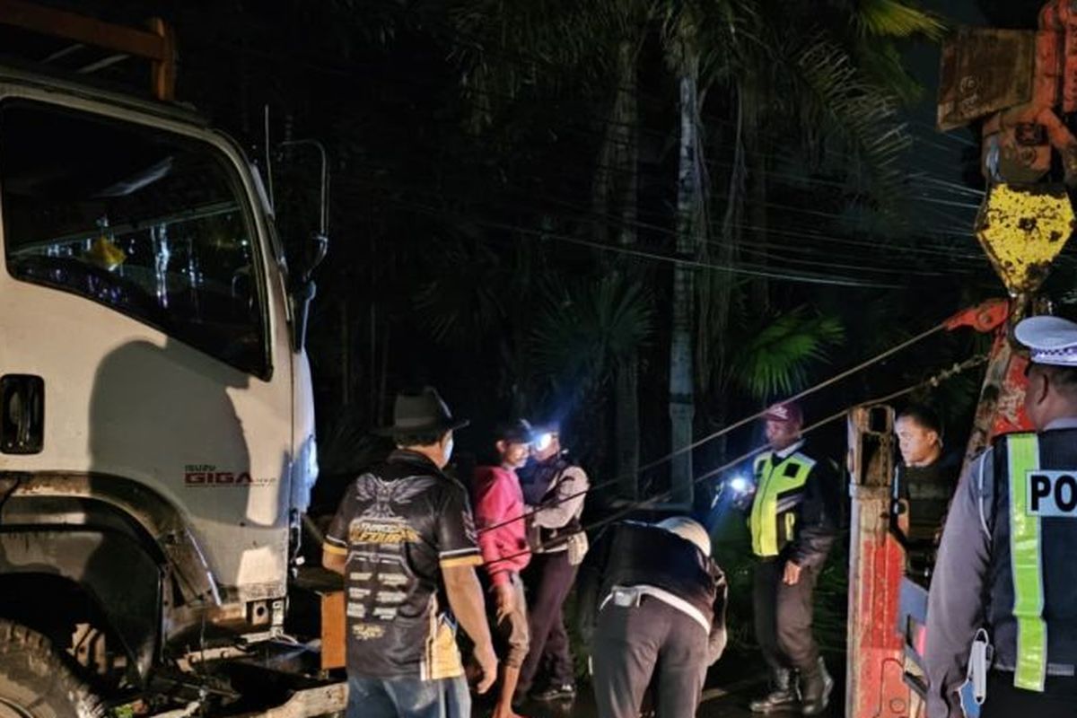 tabrakan beruntun di Kota Batu, Tabrakan Beruntun di Kota Batu, 1 Meninggal Dunia, 4 Luka-luka