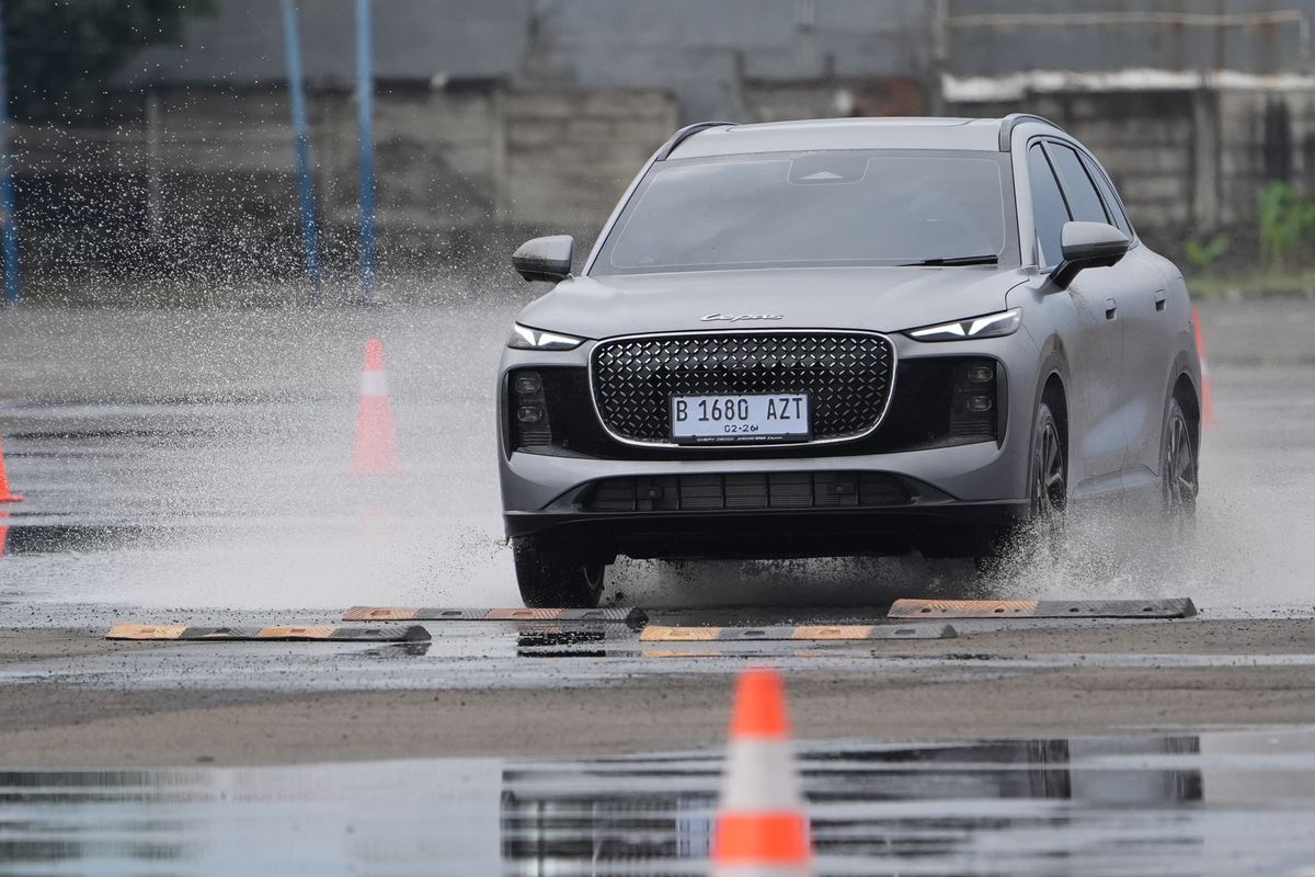 Lepas, SUV hybrid, Lepas Indonesia, Lepas L8, Klarifikasi Lepas Soal L8 yang Rusak Saat Dites Ekstrem