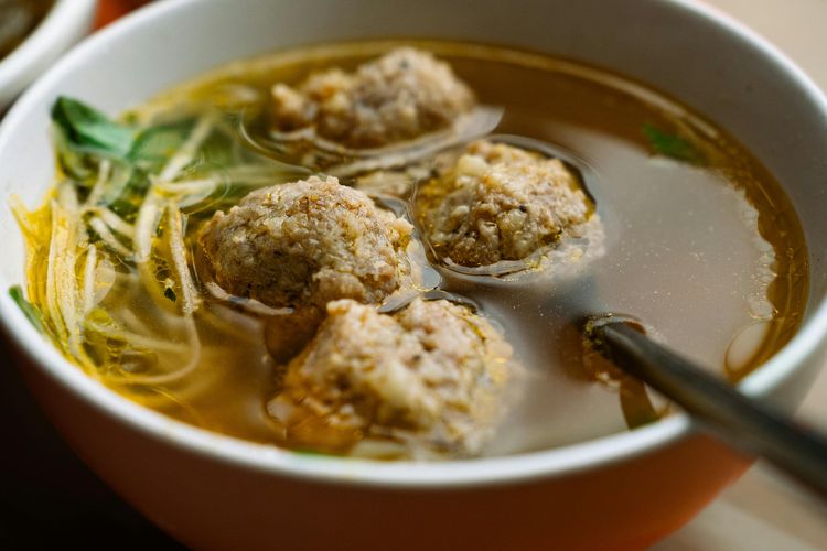 5 Resep Bakso Paling Dicari Setelah Lebaran, Gurih dan Lezat, 1. Resep bakso kuah sapi, 2. Resep bakso urat kuah ketumbar, 3. Bakso ayam jamur, 4. Bakso bayam udang, 5. Bakso ikan isi rawit