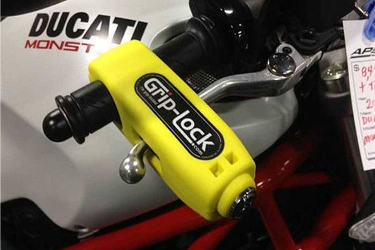 pencurian motor, curi motor, Gembok cakram, gembok rem cakram, gembok tuas rem, Gembok Khusus Cakram Motor Bisa Kurangi Risiko Motor Dicuri