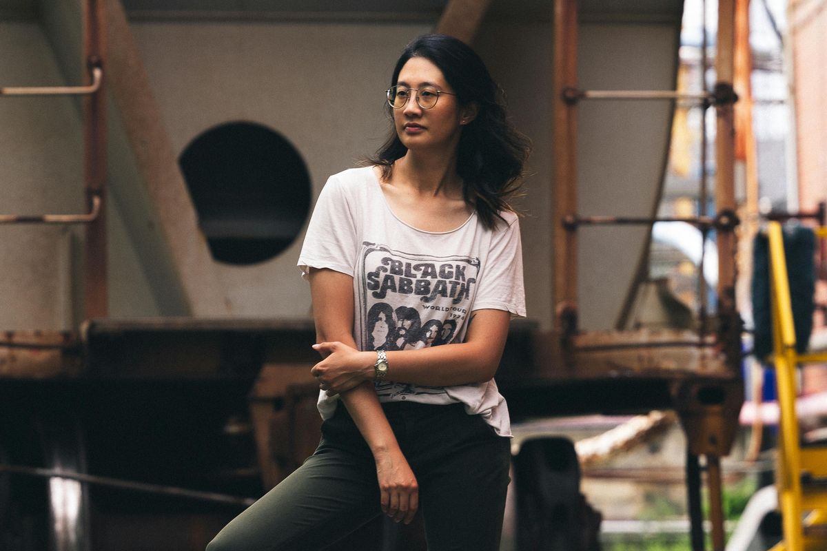 Outfit skena, Outfit Skena: Ciri Khas dan 20 Inspirasi OOTD yang Lagi Tren, Apa Itu Outfit Skena?, Item Wajib untuk Tampil Skena, 20 Inspirasi Outfit Skena untuk Cowo dan Cewe, Tips Mix and Match Outfit Skena agar Tetap Personal, Apakah Outfit Skena Cocok untuk Semua Orang?