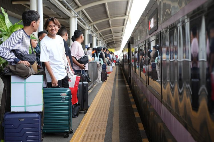 Kereta Api, pelaku perjalanan kereta api, Stasiun Kutoarjo, KAI Daop 5, Penumpang KA Stasiun Kutoarjo Naik 13 Persen, Ini Alasannya