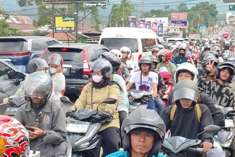 ganjil genap, lalu lintas, Jalur Puncak, Ganjil Genap di Jalur Wisata Puncak Ditiadakan hingga 2 Januari
