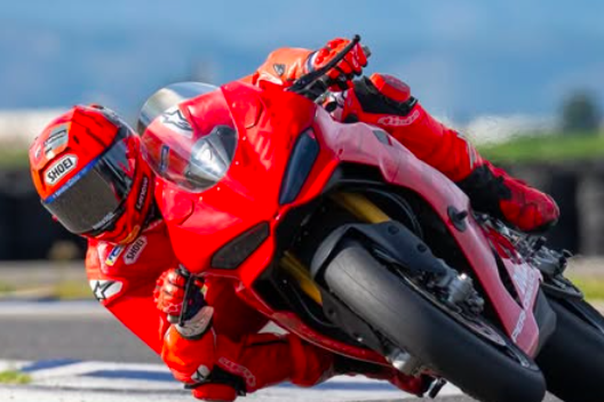 MotoGP, Ducati, Ducati Panigale V2, Marc Marquez Mulai Latihan Pakai Ducati Panigale