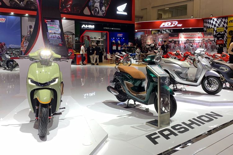 Honda, Step WGN, GIIAS 2025, Formula E Jakarta, penjualan motor, Jadwal Formula E, Pikes Peak, CR-V, Mobil Hidrogen, Penjualan Motor, Populer Otomotif, artikel terpopuler, mobil hidrogen, jadwal formula e, Honda Step WGN Hibrida, Penurunan Penjualan Motor