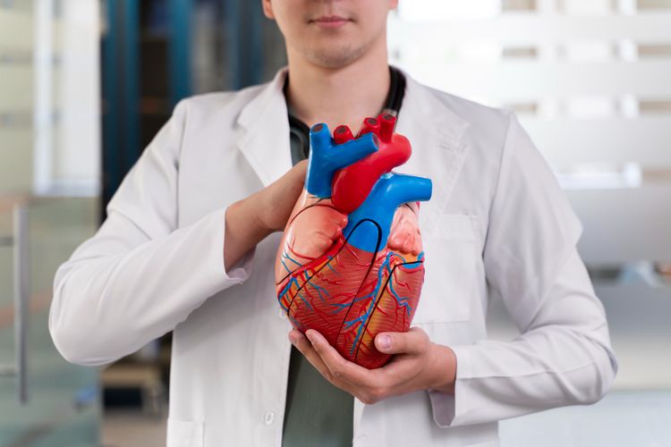 puasa, manfaat puasa, manfaat puasa untuk kesehatan, 8 Manfaat Puasa untuk Kesehatan Menurut Para Dokter, 1. Membantu menurunkan dan mengontrol berat badan, 2. Menjaga kesehatan jantung dan pembuluh darah, 3. Mencegah tubuh mengalami resistensi insulin, 4. Meningkatkan metabolisme dan proses detoksifikasi, 5. Menjaga stabilitas gula darah, 6. Menjaga kesehatan pencernaan dan lambung, 7. Menyehatkan kulit, 8. Mengurangi stres dan menjaga kesehatan mental