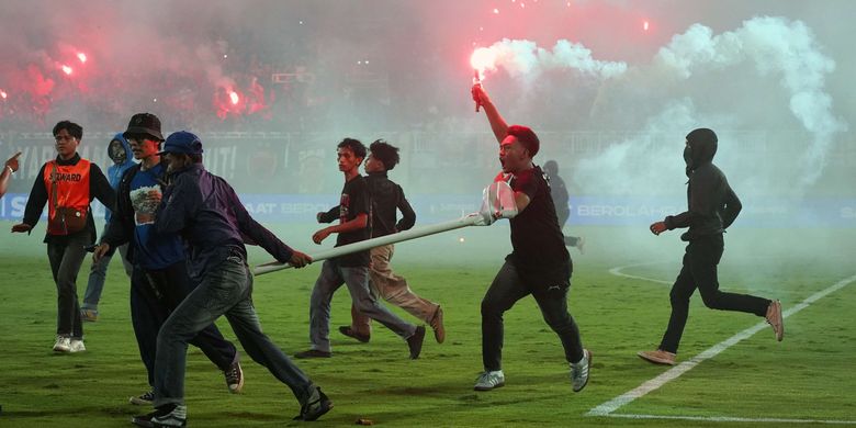 Persib, Super League, Persijap Jepara, Persib Bandung, Adhitia Putra Herawan, flare, petasan, Bobotoh, Persib Larang Bobotoh Nyalakan Flare dan Petasan di Laga Melawan Persijap