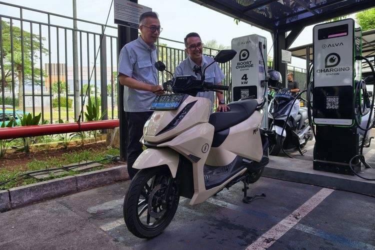 motor listrik, range anxiety, Atasi Range Anxiety, Alva Lipat Gandakan Jaringan Cas Tahun Ini