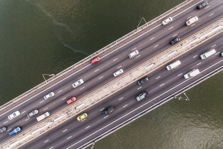Beijing, polusi udara, Jakarta, kendaraan listrik, Transformasi Udara Biru Jakarta: Belajar dari Beijing, Dari Langit Kelabu ke Udara Bersih, Mendorong Mobil Listrik, Kondisi Jakarta, Kunci di Perubahan Budaya, Bukan Sekadar Teknologi, Menuju Langit Biru Jakarta