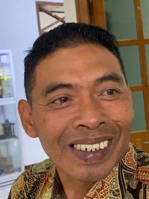 tunjangan hari raya, BERITA FOTO: Bagi-bagi THR di Desa Berjo Ngargoyoso Karanganyar, Program telah berjalan sejak 2024, Kebutuhan anggaran sebesar Rp 723 juta, Asal sumber dana, Membantu kebutuhan Hari Raya