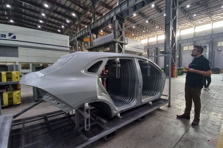 industri otomotif, manufaktur, mobil listrik, VinFast, pabrik vinfast, VinFast Indonesia, Melihat Langsung Pabrik VinFast di Vietnam, Pakai 1.400 Robot, Kapasitas Produksi Raksasa, Bengkel Modern, Perakitan hingga Baterai, Skuter Listrik, Dorong Inovasi Masa Depan