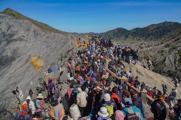 masyarakat Tengger, Upacara Yadnya Kasada, Upacara Yadnya Kasada 2026 di Bromo, Ini Sejarah dan Makna Tradisi Suci Suku Tengger