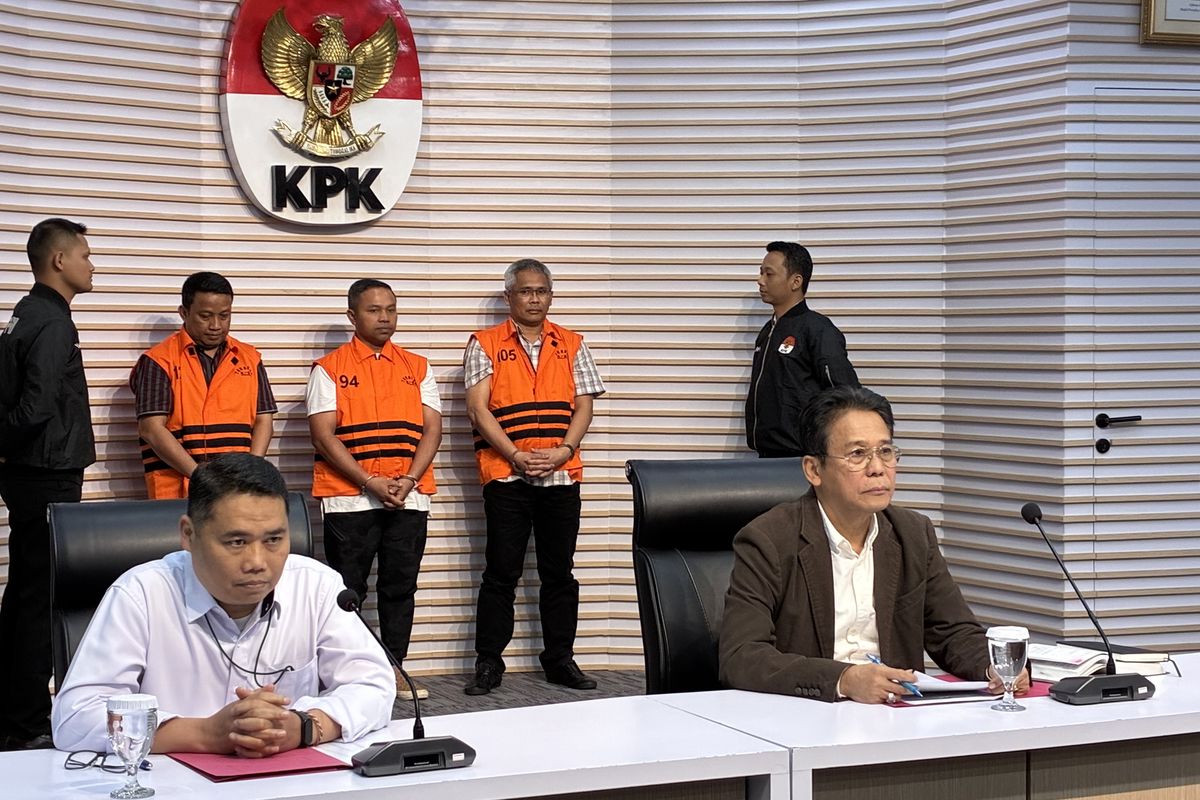 Abdul Wahid, Gubernur Riau, jatah preman, Gubernur Riau Abdul Wahid, KPK Bongkar Kasus Jatah Preman, Gubernur Riau Abdul Wahid Ditangkap, Arahan Gubernur: "Patuh pada Satu Matahari", Tiga Tersangka Korupsi Ditetapkan KPK, Skema Pungli: "Jatah Preman" Sebesar 5 Persen, Total Penyerahan Uang Mencapai Rp 4,05 Miliar