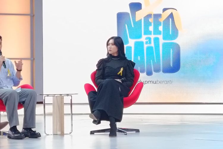 psikolog, Isyana Sarasvati, kesehatan mental, psikiater, menjadi manusia, beban mental adalah, Isyana Sarasvati Ajak Masyarakat Jangan Ragu Cari Bantuan Saat Mental Terlalu Lelah