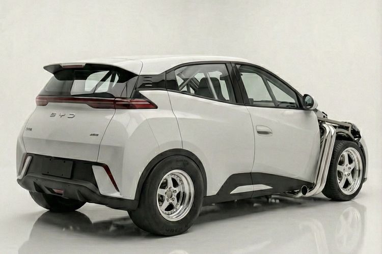 modifikasi BYD Atto 1, kecerdasan buatan, mobil balap, Imajinasi Jikalau BYD Atto 1 Dibekali Mesin Diesel
