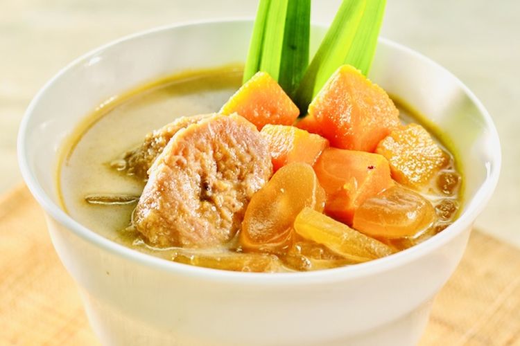 takjil, ide takjil, takjil tanpa digoreng, 7 Ide Takjil Tanpa Digoreng, Manis dan Menyegarkan, 1. Putu ayu, 2. Salad buah, 3. Lupis, 4. Puding buah, 5. Klepon, 6. Es buah, 7. Kolak pisang dan ubi