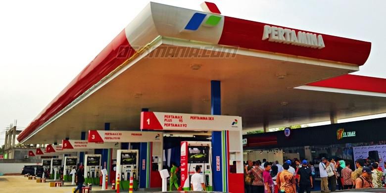 otomotif, SPBU, mobil, Pertamina, kendaraan bermotor, Macam-Macam SPBU Pertamina: Merah, Biru, Hijau, hingga Signature, SPBU Merah – Pasti Pas, SPBU Biru – Pasti Prima, SPBU Hijau – Green Energy Station,  SPBU Pertamina Signature, yang berlokasi di Pondok Indah, Jakarta., SPBU Signature