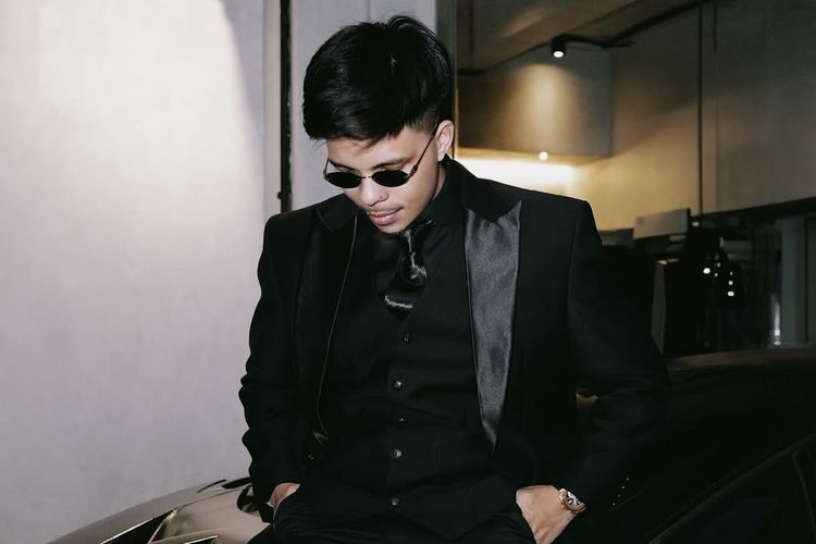 Al Ghazali, Alyssa Daguise, Aurel Hermansyah, Atta Halilintar, resepsi Al Ghazali, al ghazali menikah, Pernikahan Al Ghazali Alyssa Daguise, pernikahan al ghazali dan alyssa daguise, Resepsi Pernikahan Al Ghazali, resepsi al ghazali, resepsi al ghazali dan alyssa daguise, Gaya Aurel Hermansyah dan Atta Halilintar di Resepsi Pernikahan Al Ghazali dan Alyssa Daguise, Serba Hitam