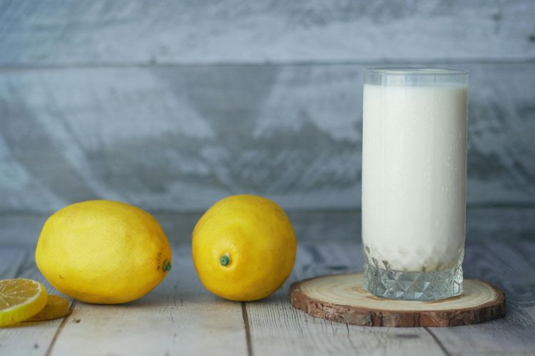 ilustrasi kefir, 1. Kimchi, 2. Kombucha, 4. Cottage cheese kultur, 5. Kefir, 6. Sauerkraut, 7. Natto