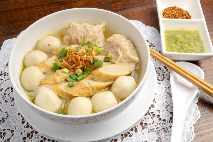 resep bakso ikan, cara membuat bakso ikan kenyal, bakso ikan tenggiri, bakso ikan tanpa pengawet, tips menyimpan bakso ikan, Resep Bakso Ikan Kenyal Tanpa Pengawet, Pakai Putih Telur Awet di Kulkas, Resep Bakso Ikan Kenyal Tanpa Pengawet, Cara Membuat Bakso Ikan Kenyal Tanpa Pengawet, Tips Penyimpanan Bakso Ikan, Tips Tambahan agar Kenyal dan Tidak Amis