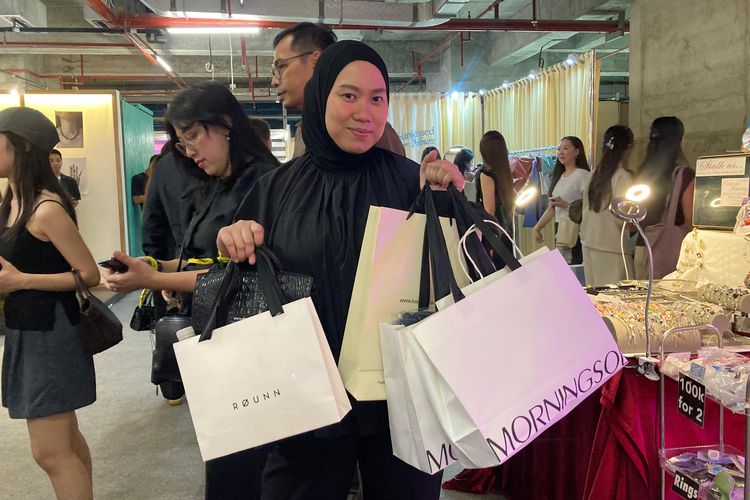 Cerita Pengunjung, Niatnya Cuma Lihat-lihat ke BrightspotCITY, Akhirnya Belanja