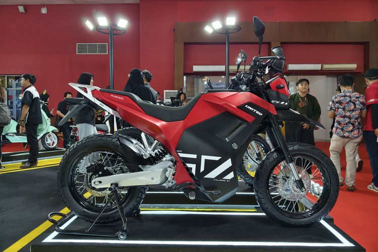 RX6000, motor listrik, United E-Motor, United Rilis RX6000: Motor Listrik Dua Alam Bisa Ngecas di SPKLU