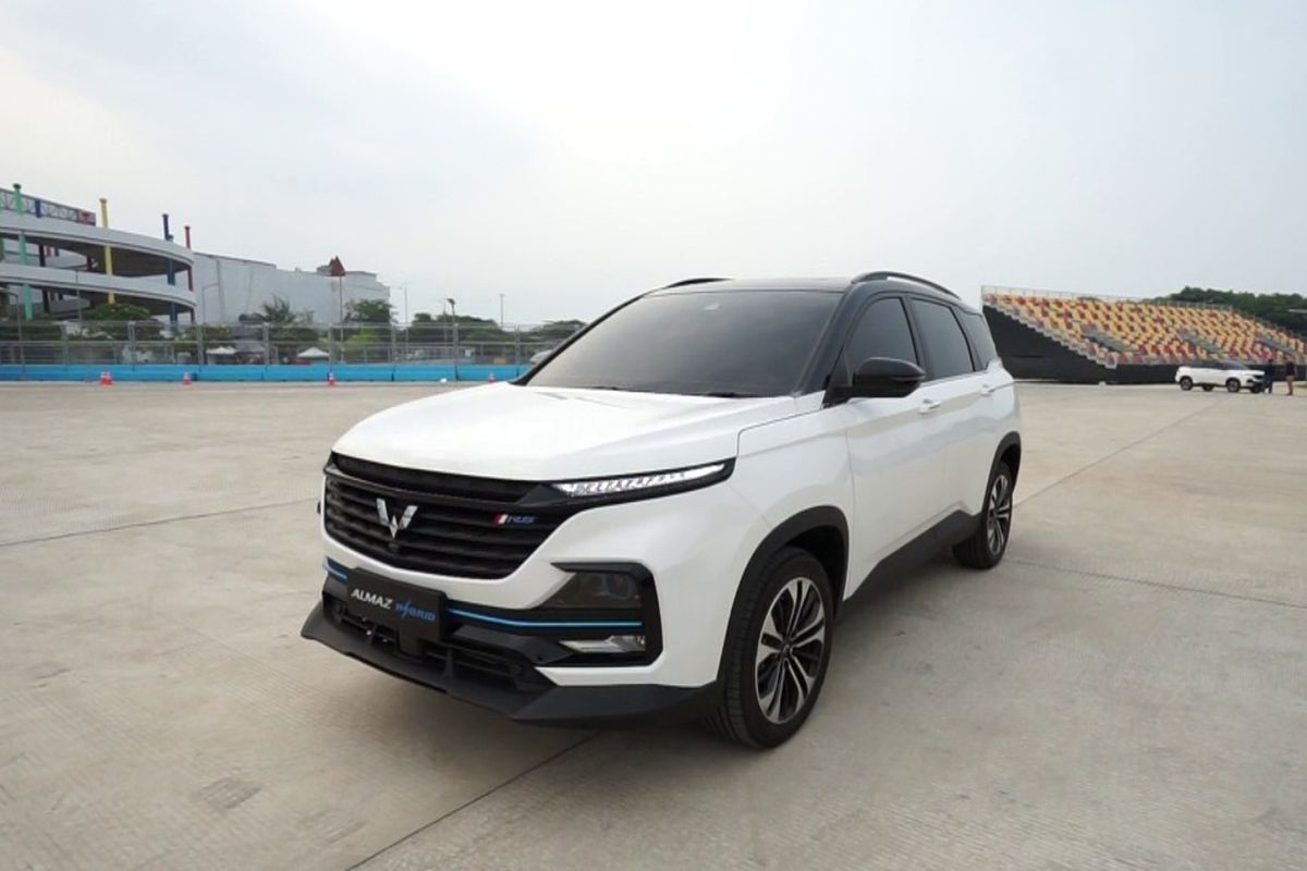 mobil bekas, Wuling, Wuling Almaz, Wuling Almaz bekas, Cek Harga Mobil Bekas Wuling Almaz, mulai Rp 120 Jutaan