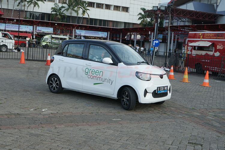 mobil listrik, Henan Henrey, Viral Kasus Dugaan Penipuan Beli Mobil Listrik Henan Henrey di Mal