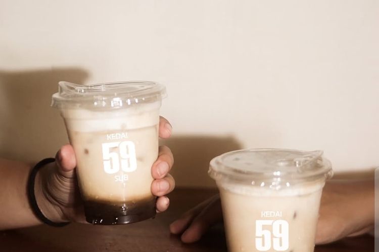kopi, Kopi Susu, waktu terbaik minum kopi, resep kopi susu, resep es kopi susu, resep kopi susu gula aren, cara membuat es kopi susu, manfaat kopi susu, es kopi susu kekinian, es kopi susu ala kafe, es kopi susu sederhana, 11 Resep Es Kopi Susu Kekinian ala Kafe, Bisa Dibuat Sendiri di Rumah