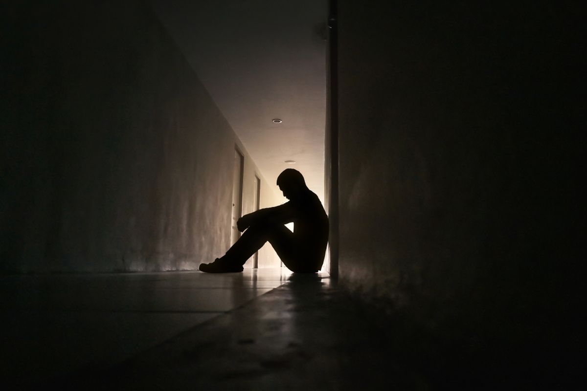 selamat dari kecelakaan, survivor guilt, survivor guilt adalah, gejala survivor guilt, cara menyembuhkan survivor guilt, survivor guilt meaning, selamat dari kecelakaan pesawat, Psikolog Jelaskan Penyebab dan Cara Pulih dari Survivor Guilt, Cara pulih dari survivor guilt, Peran keluarga sangat penting, Kenapa rasa bersalah bisa muncul?, Survivor guilt bisa berkembang jadi PTSD