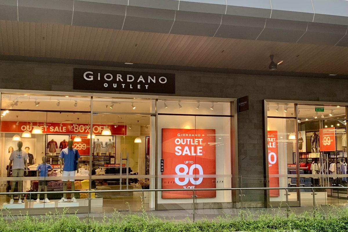 Jakarta Premium Outlets, diskon Jakarta Premium Outlets, promo Jakarta Premium Outlets, daftar tenant di Jakarta Premium Outlets, ada apa saja di Jakarta Premium Outlets, Daftar Toko di Jakarta Premium Outlets, Kejar Diskon hingga 80 Persen, 1. Toko busana premium dan pakaian olahraga, 2. Toko tas dan koper, 3. Toko perlengkapan rumah tangga, 4. Toko aksesori dan perhiasan, 5. Toko sendal dan sepatu, 6. Toko kebutuhan anak dan permainan , 7. Toko makanan dan minuman