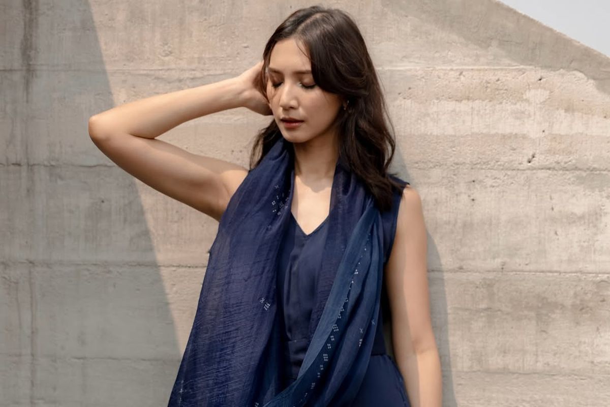 Sheila Dara, Sheila Dara Aisha, SukkhaCitta, sore istri dari masa depan, dress sheila dara di film sore, dress sore, dress sore sheila dara, dress sore istri dari masa depan, dress sheila dara di sore, dress sheila dara, Cerita di Balik Dress Sheila Dara di Film Sore, Buatan Brand Lokal Rp 3,9 Jutaan