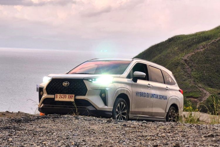 IIMS 2026, Toyota Mulai Distribusikan Veloz Hybrid EV Februari 2026