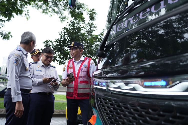 libur, Nataru, pelanggaran, tidak laik jalan, Kemenhub Tindak Puluhan Bus, Ada yang Tidak Laik Jalan dan Tak Berizin
