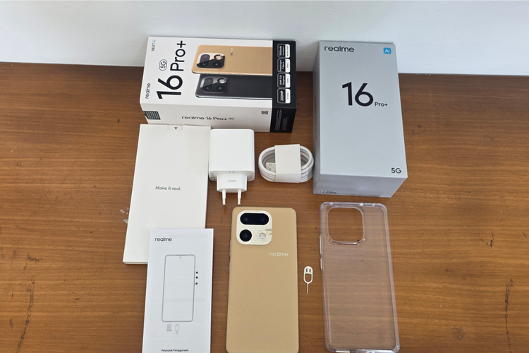 Realme, Realme 16 Pro Plus 5G, unboxing, Realme 16 Pro Plus: Desain Master Gold dan Kamera 200 MP yang Mencuri Perhatian, Isi kotak lengkap, dapat kepala charger dan soft case, Nyaman digenggam, Modul kamera unik, Kamera 200 MP jadi andalan