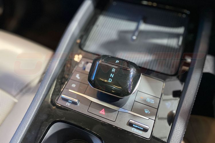 electronic shifter, towing mode, mobil listrik, aki 12 volt, Karakter Mobil Listrik Modern: Pengemudi Wajib Tahu Saat Darurat