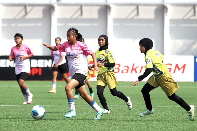 sepak bola putri, Piala Pertiwi, Menteri Pemberdayaan Perempuan dan Perlindungan Anak, Veronica Tan, sepak bola putri indonesia, Piala Pertiwi 2025, piala pertiwi u14 dan u16, Piala Pertiwi Buka Jalan Bakat Putri Indonesia Jadi Bintang Sepak Bola