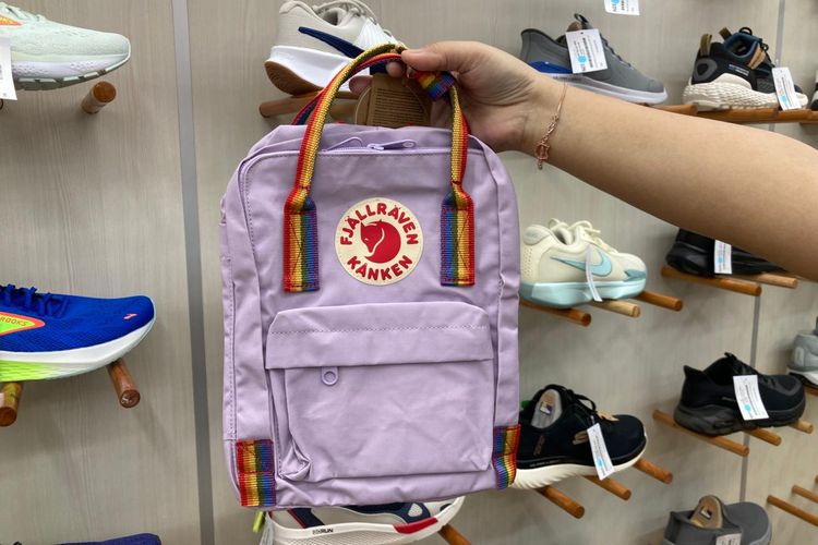 Reebok, adidas, Inspirasi Tampil Sporty tapi Feminin dengan Dress Pinafore