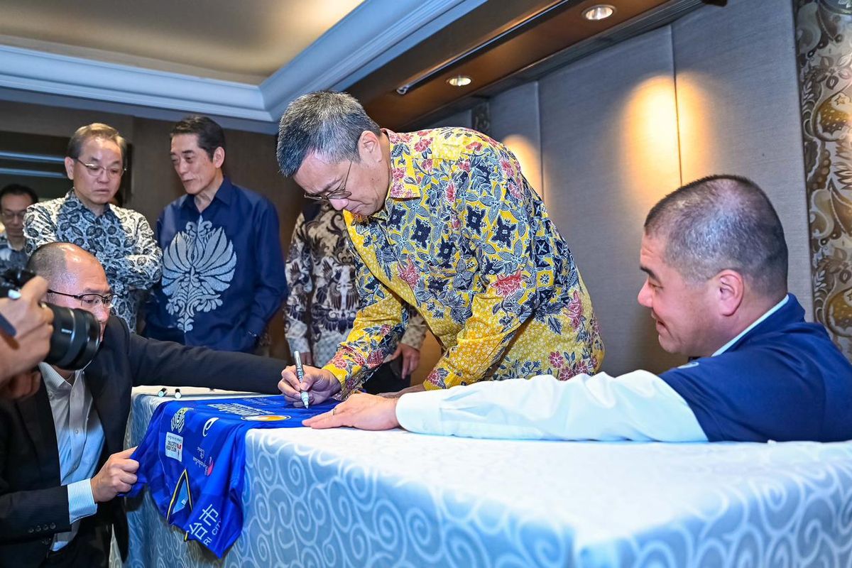 FC Imabari, Wandi Wanandi, J2 League, Kerja Sama dengan Klub J2 League, Wandi Wanandi Orang Indonesia Pertama yang Investasi ke Tim Liga Jepang
