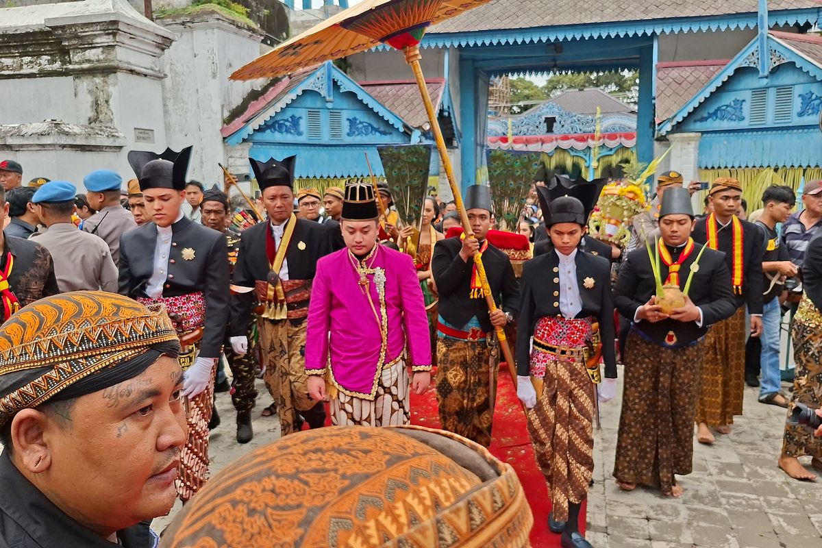 KGPA Tedjowulan, Pakubuwono XIV, Pakubuwono XIV Hangabehi, Pakubuwono XIV Purboyo, Keraton Surakarta, Raja Keraton Surakarta, Pakubuwono XIV purboyo, Pakubuwono XIV hangabehi, Pakubuwono XIV Purboyo Tolak Status Raja Ad Interim Keraton Surakarta yang Diklaim Tedjowulan