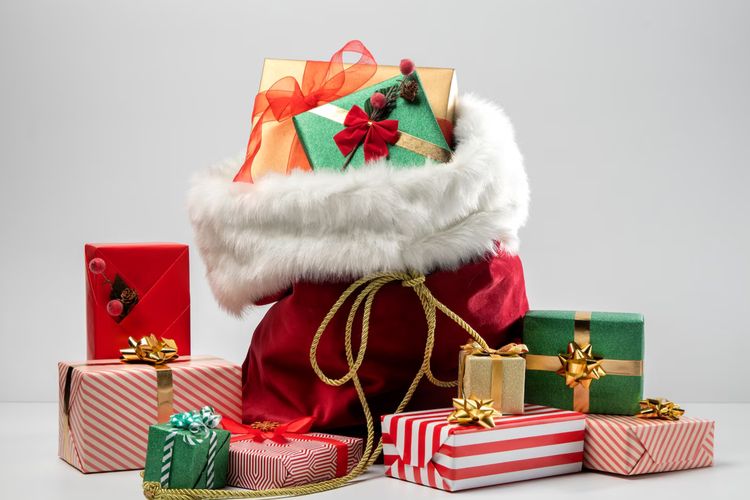 Natal, ucapan Natal, Balasan ucapan Natal, 50 Balasan Ucapan Natal yang Sopan, Cocok untuk Keluarga hingga Rekan Kerja, Balasan ucapan Natal untuk keluarga, Balasan ucapan Natal untuk teman dan sahabat, Balasan ucapan Natal untuk rekan kerja, Balasan ucapan Natal untuk atasan atau relasi profesional, Balasan ucapan Natal singkat dan netral
