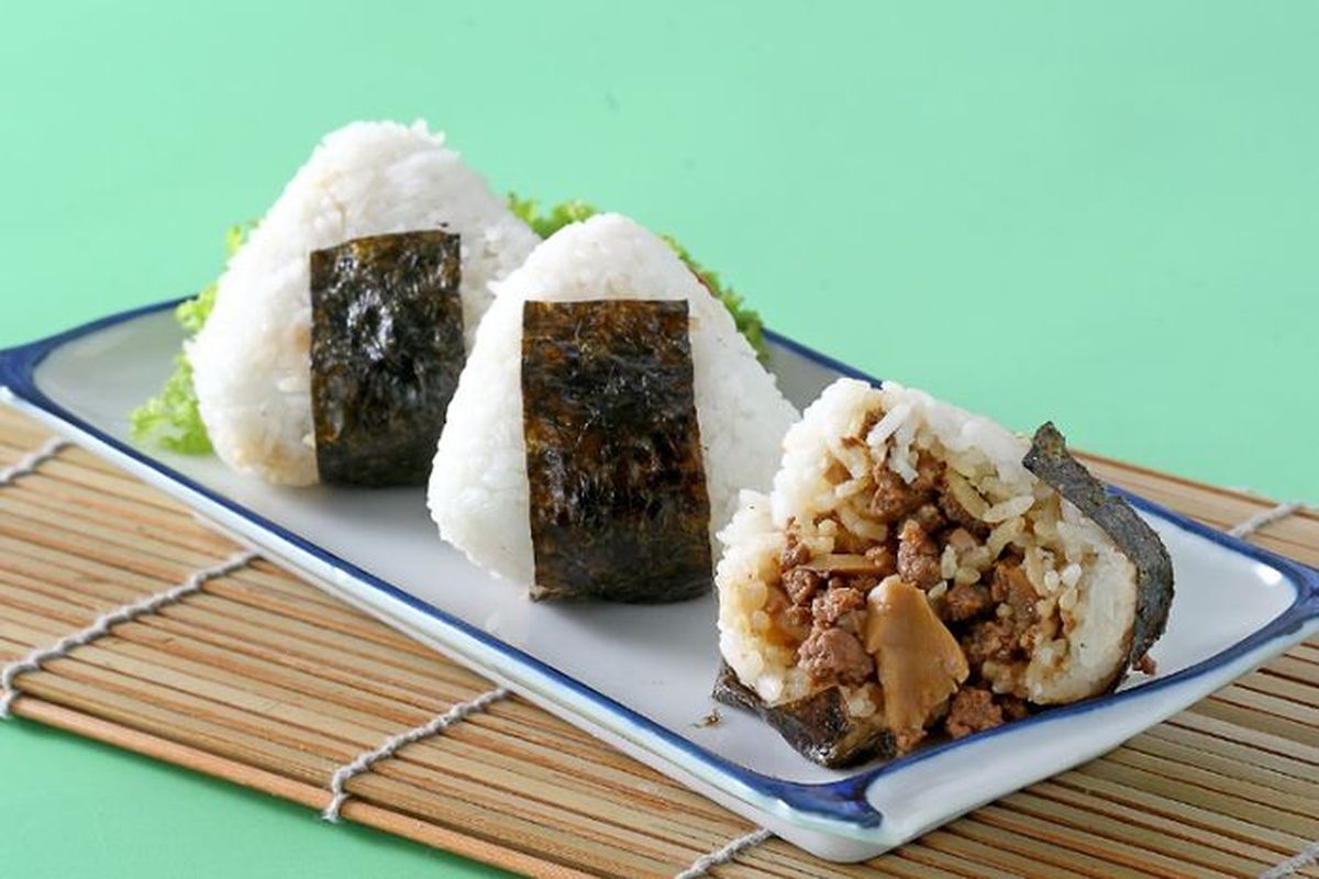 cara membuat nasi kepal teriyaki, Resep nasi kepal teriyaki, Cara membuat nasi kepal teriyaki, ide sarapan simple, menu sarapan pagi simple, resep nasi kepal teriyaki, nasi kepal sederhana, nasi kepal indonesia, Resep Nasi Kepal Teriyaki, Menu Sarapan Pagi Sederhana dan Enak