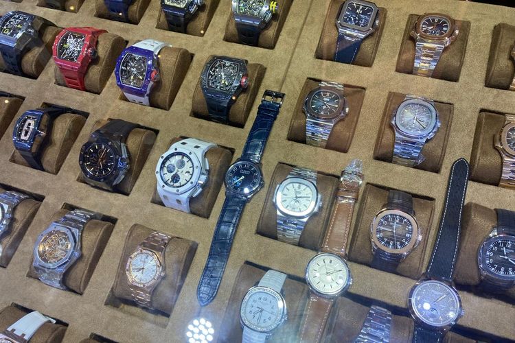 Jakarta Watch Exchange, arloji mewah, JWX 2026, jam tangan mewah, Rolex, Patek Philippe, Richard Mille, Grand Seiko, Tag Heuer, 6 Tips Membeli Jam Tangan Mewah, Apa yang Harus Diperhatikan?, 1. Tentukan tujuan membeli, 2. Tentukan desain yang sesuai selera, 3. Cari merek dengan desain yang sesuai, 4. Siapkan bujet, 5. Jangan langsung beli, riset dulu, 6. Beli di tempat yang terpercaya
