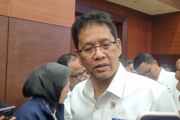 Hotman Paris, bunga deposito, Purbaya Yudhi Sadewa, Menkeu Purbaya, purbaya deposito uang Rp 200 triliun ke bank himbara, Hotman Paris Ingatkan Menkeu: Kalau Bunga Deposito Rendah, Orang Kabur ke Luar Negeri