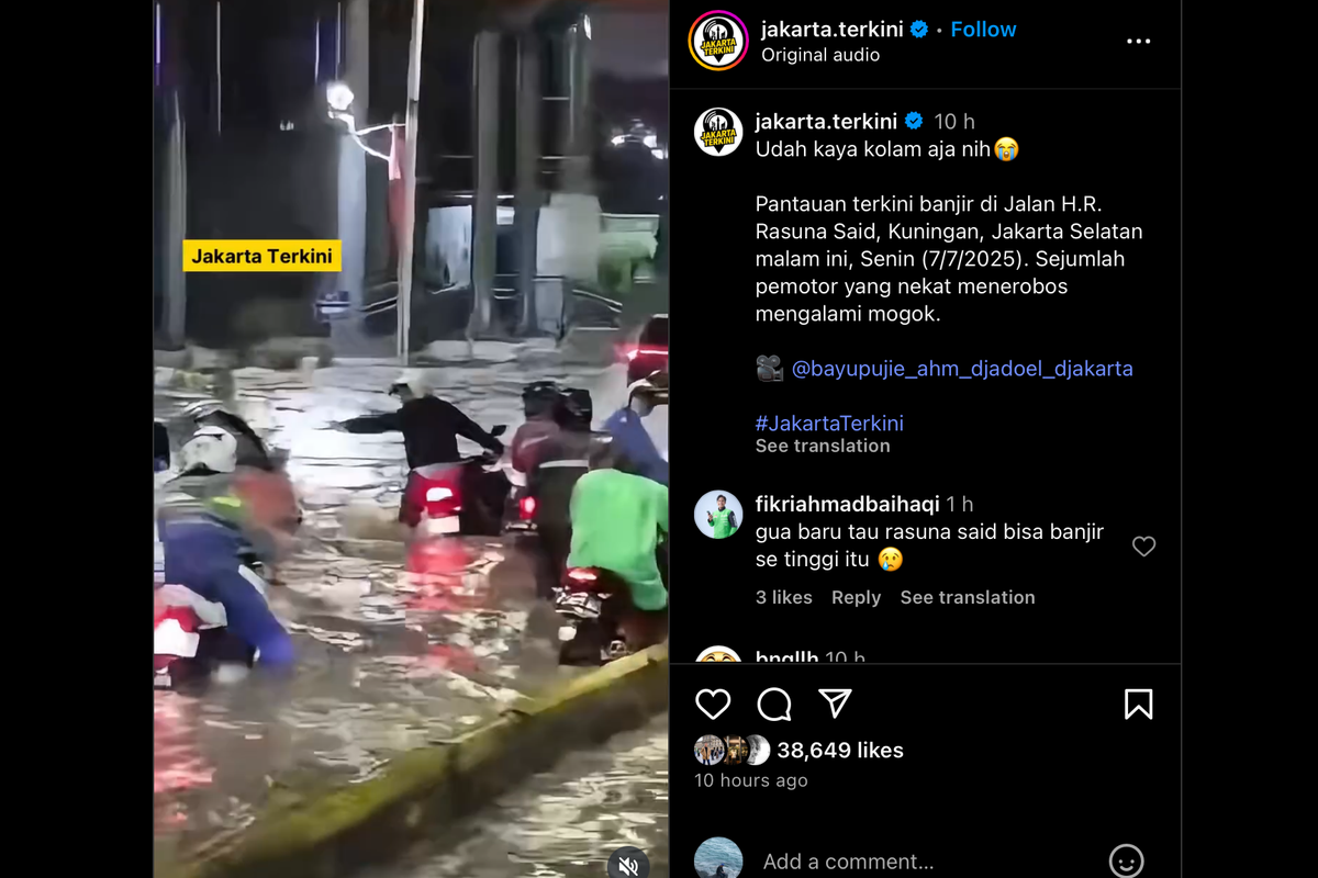 banjir, banjir Jakarta, Motor mogok, menerobos banjir, Banjir Melanda Jakarta: Banyak Motor Mogok di Jalan Rasuna Said